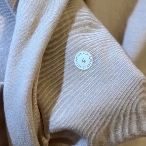 NWOT lululemon Scuba Crewneck light pink I believe the color is pink bliss sz 4 - Picture 6 of 6
